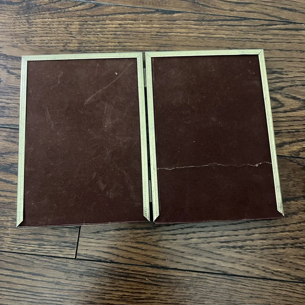 Vintage 5x7 Brass Gold Color Bifold Scroll Photo Picture Frame Double Hinged